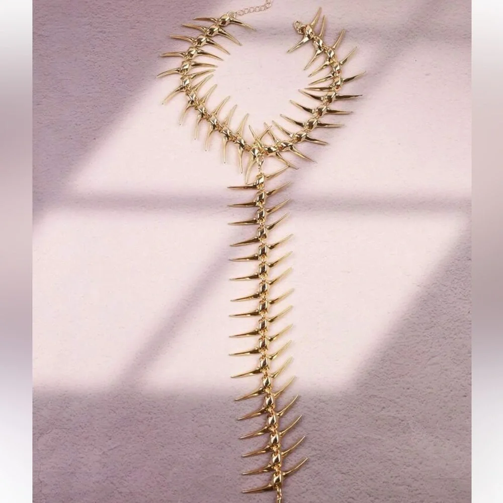 Avant-Garde Spine Back Necklace - Picture 4 of 6